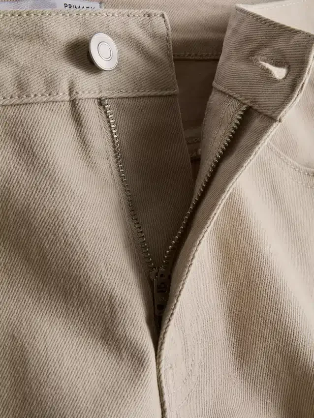 Jeansshorts mit mittlerer Leibhöhe und Umschlag Jeansshorts mit mittlerer Leibhöhe und Umschlag