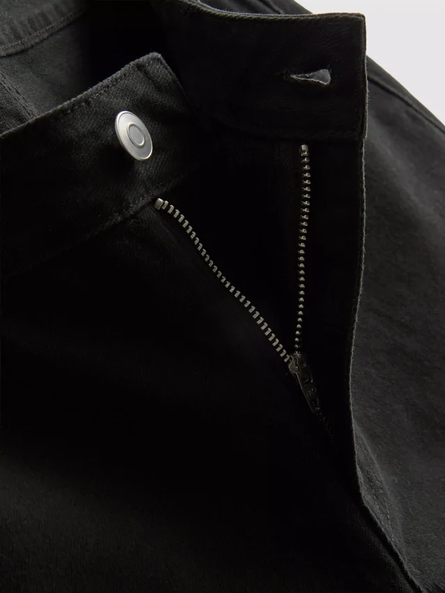 Jeansshorts mit mittlerer Leibhöhe und Umschlag Jeansshorts mit mittlerer Leibhöhe und Umschlag