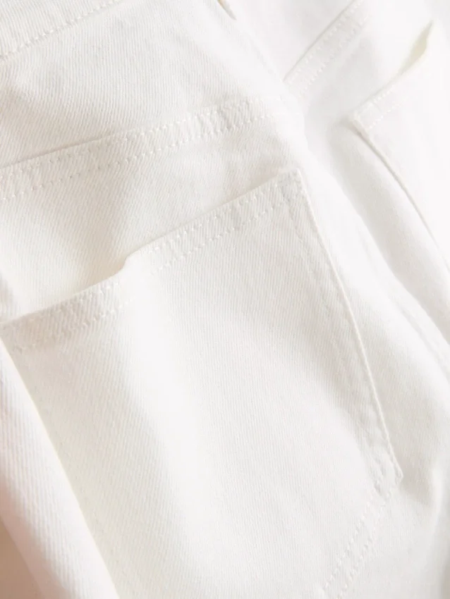 Jeansshorts mit mittlerer Leibhöhe und Umschlag Jeansshorts mit mittlerer Leibhöhe und Umschlag