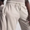 Jogginghose aus Baumwollmischung mit geradem Bein Jogginghose aus Baumwollmischung mit geradem Bein