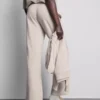 Jogginghose aus Baumwollmischung mit geradem Bein Jogginghose aus Baumwollmischung mit geradem Bein