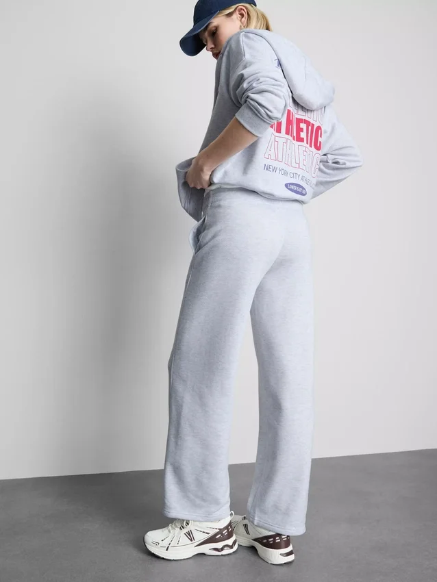Jogginghose aus Baumwollmischung mit weitem Bein Jogginghose aus Baumwollmischung mit weitem Bein