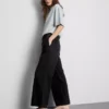 Jogginghose aus Denim mit geradem Bein Jogginghose aus Denim mit geradem Bein