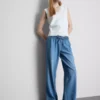 Jogginghose aus Denim mit geradem Bein Jogginghose aus Denim mit geradem Bein