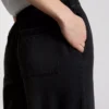 Jogginghose aus Denim mit geradem Bein Jogginghose aus Denim mit geradem Bein