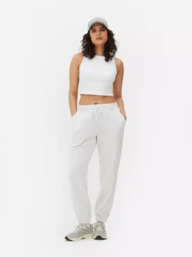 Jogginghose mit Bündchen an den Beinen und Kordelzug