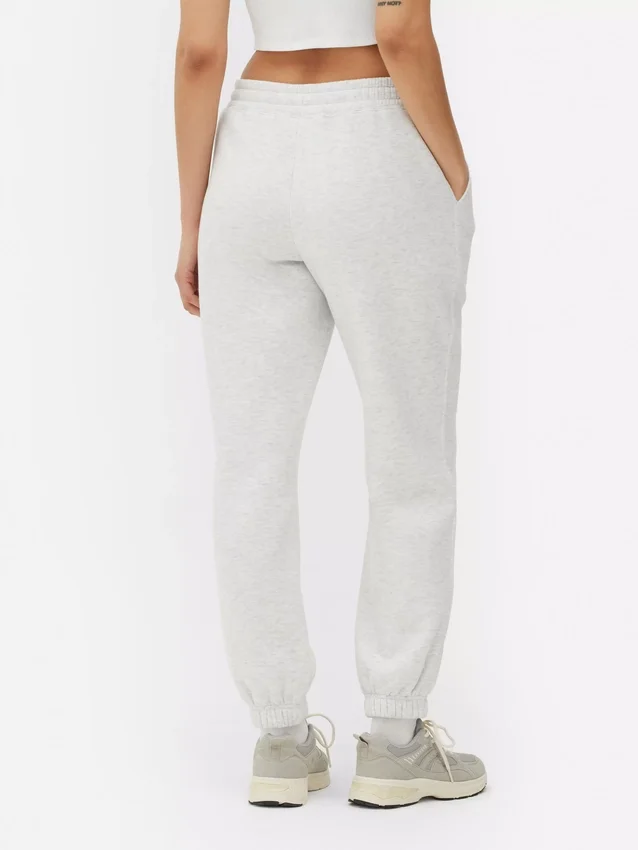 Jogginghose mit Bündchen an den Beinen und Kordelzug Jogginghose mit Bündchen an den Beinen und Kordelzug