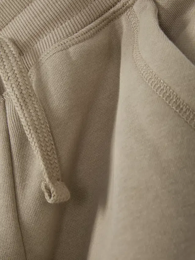 Jogginghose mit Bündchen und Kordelzug Jogginghose mit Bündchen und Kordelzug