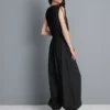 Jumpsuit mit V-Ausschnitt und Ballonbeinen Jumpsuit mit V-Ausschnitt und Ballonbeinen