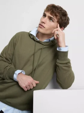 Kapuzenpullover mit Kordelzug