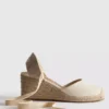 Keilabsatzschuhe mit geschlossener Zehenpartie und Schnürung