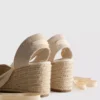 Keilabsatzschuhe mit geschlossener Zehenpartie und Schnürung