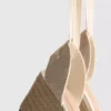Keilabsatzschuhe mit geschlossener Zehenpartie und Schnürung