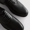 Klassische Derby-Schuhe