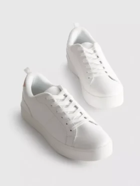 Klassische Low-Top-Sneaker
