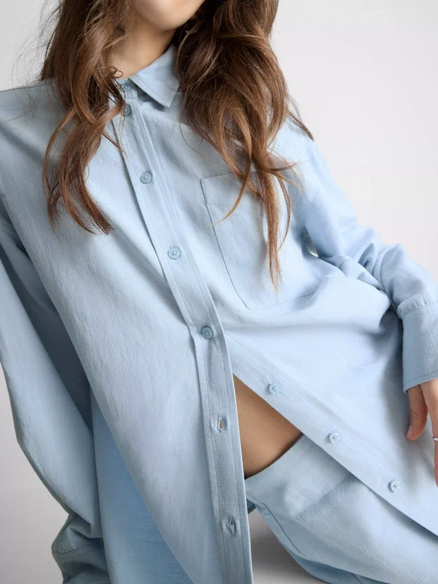 Klassisches Hemd aus Baumwollmischung mit Knopfleiste Klassisches Hemd aus Baumwollmischung mit Knopfleiste