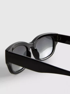 Klobige, eckige Sonnenbrille