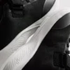 Klobige Low-Top-Sneaker