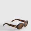 Klobige ovale Sonnenbrille Klobige ovale Sonnenbrille