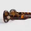 Klobige ovale Sonnenbrille Klobige ovale Sonnenbrille