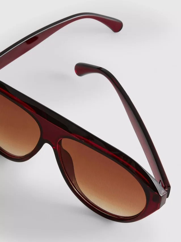 Klobige Sonnenbrille im Pilotenstil Klobige Sonnenbrille im Pilotenstil