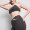 Kontrastfarbene Active-Shorts mit Überkreuz-Design