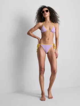 Kräuselt-Bikini-Oberteil mit kontrastierendem Dreieck