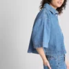 Kürzliches, kastenförmiges Hemd aus Baumwoll-Denim Kürzliches, kastenförmiges Hemd aus Baumwoll-Denim