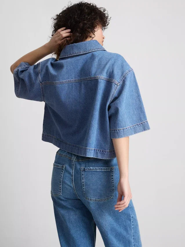 Kürzliches, kastenförmiges Hemd aus Baumwoll-Denim Kürzliches, kastenförmiges Hemd aus Baumwoll-Denim