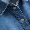 Kürzliches, kastenförmiges Hemd aus Baumwoll-Denim Kürzliches, kastenförmiges Hemd aus Baumwoll-Denim
