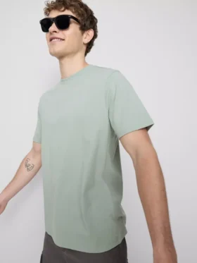 Kurzarm-T-Shirt in regulärer Passform