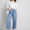 Kurze Denim-Jeans mit weitem Bein Kurze Denim-Jeans mit weitem Bein