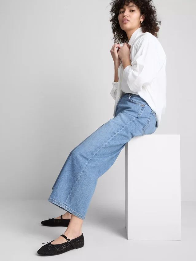 Kurze Denim-Jeans mit weitem Bein Kurze Denim-Jeans mit weitem Bein