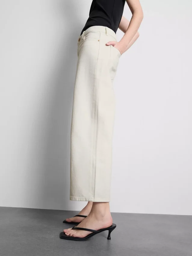 Kurze Denim-Jeans mit weitem Bein Kurze Denim-Jeans mit weitem Bein