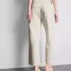Kurze Denim-Jeans mit weitem Bein Kurze Denim-Jeans mit weitem Bein