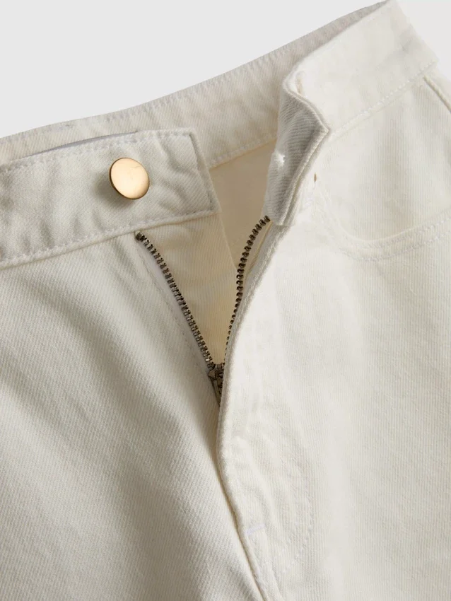 Kurze Denim-Jeans mit weitem Bein Kurze Denim-Jeans mit weitem Bein
