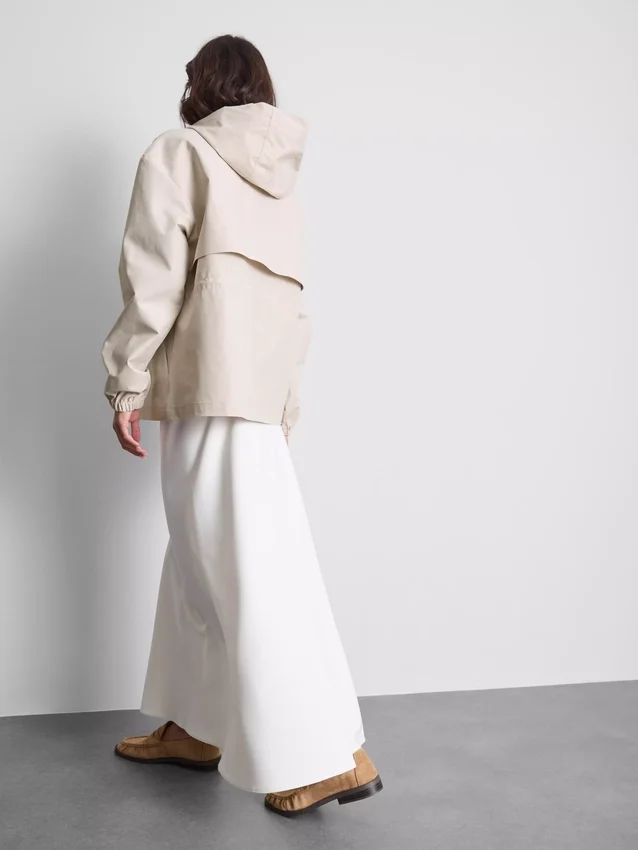 Kurze, taillierte Regenjacke Kurze, taillierte Regenjacke