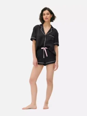 Kurzer Schlafanzug im Boyfriend-Stil aus Satin