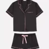Kurzer Schlafanzug im Boyfriend-Stil aus Satin