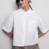 Kurzes, kastenförmiges Oxford-Shirt mit kurzen Ärmeln Kurzes, kastenförmiges Oxford-Shirt mit kurzen Ärmeln