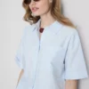 Kurzes, kastenförmiges Oxford-Shirt mit kurzen Ärmeln Kurzes, kastenförmiges Oxford-Shirt mit kurzen Ärmeln
