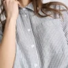 Kurzes, kastenförmiges Oxford-Shirt mit kurzen Ärmeln Kurzes, kastenförmiges Oxford-Shirt mit kurzen Ärmeln