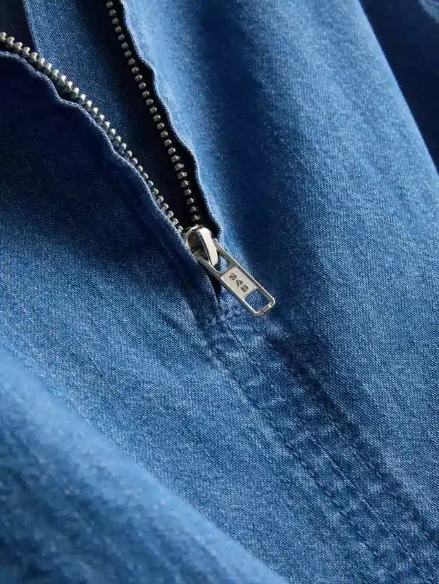 Kurzes Rüschen-Tanktop aus Baumwoll-Denim Kurzes Rüschen-Tanktop aus Baumwoll-Denim