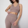 Kurzes Sport-Top mit V-Ausschnitt Kurzes Sport-Top mit V-Ausschnitt