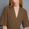 Kurzärmeliger Blazer mit Gürteldetail Kurzärmeliger Blazer mit Gürteldetail