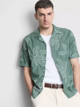 Kurzärmeliges Button-Down-Hemd mit Blattstickerei Kurzärmeliges Button-Down-Hemd mit Blattstickerei