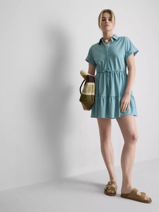 Kurzärmeliges, gestuftes Minikleid Kurzärmeliges, gestuftes Minikleid
