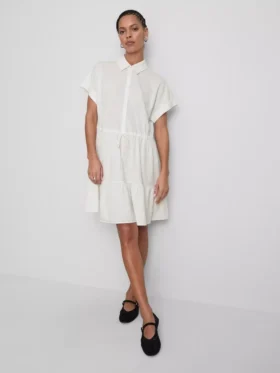 Kurzärmeliges, gestuftes Minikleid
