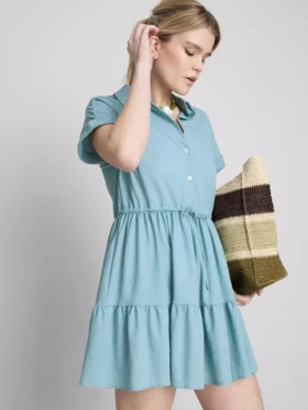 Kurzärmeliges, gestuftes Minikleid