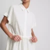 Kurzärmeliges, gestuftes Minikleid Kurzärmeliges, gestuftes Minikleid